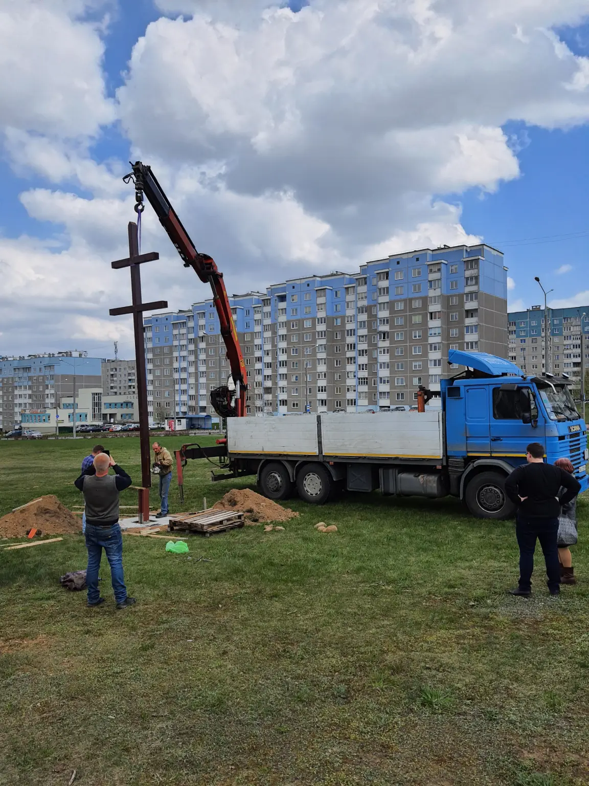 Установка и монтаж высоких металлоконструкций манипулятором в Гродно
