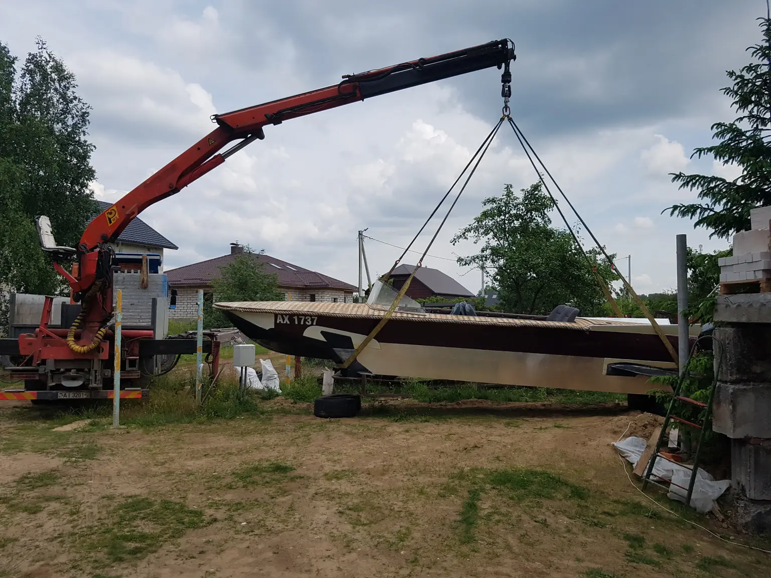 Перевозка и спуск катера на воду манипулятором в Гродно цена